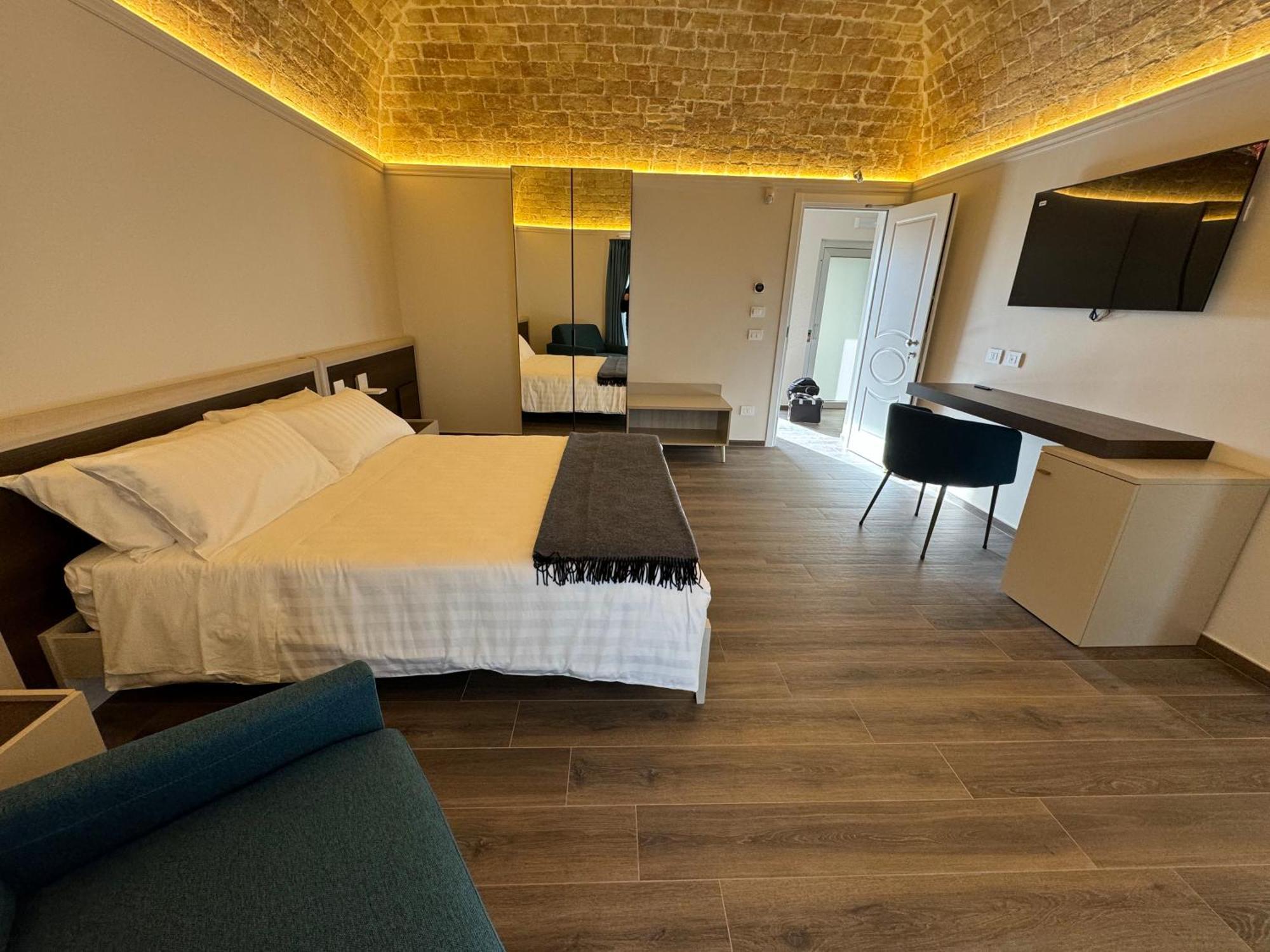 B&B Palazzo Croghan Torre Maggiore Extérieur photo